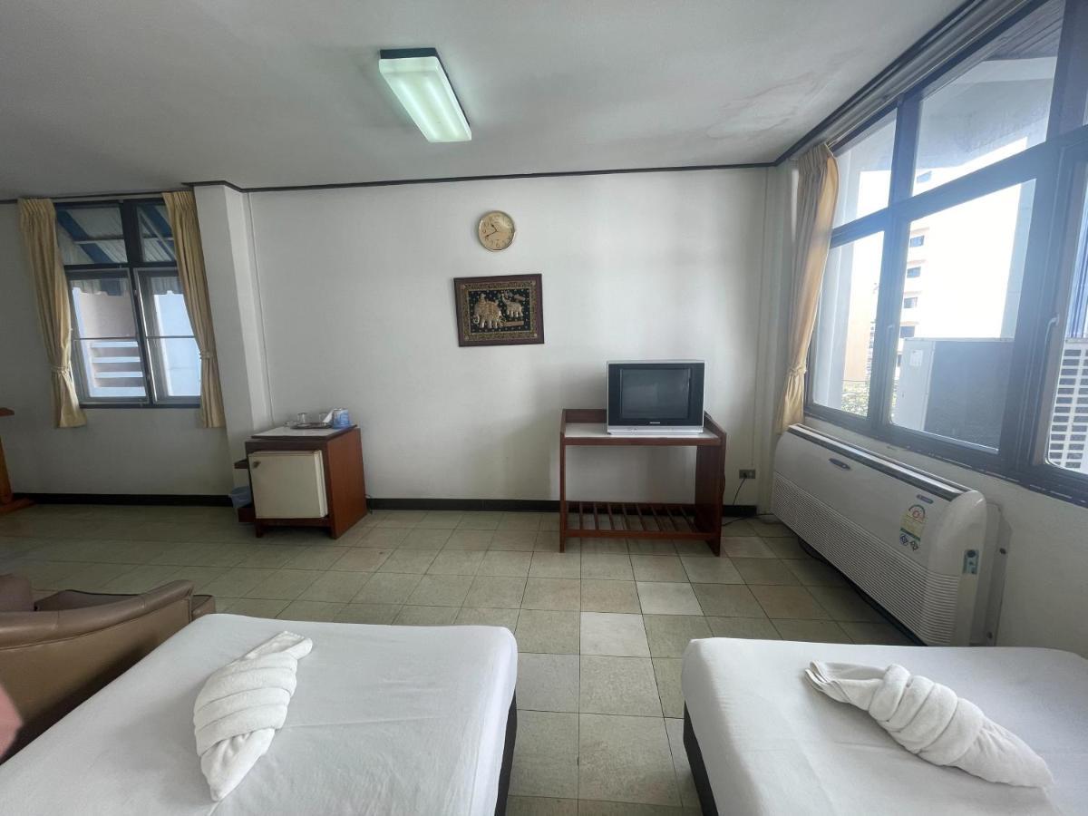 Residence Inn Pattaya Bagian luar foto